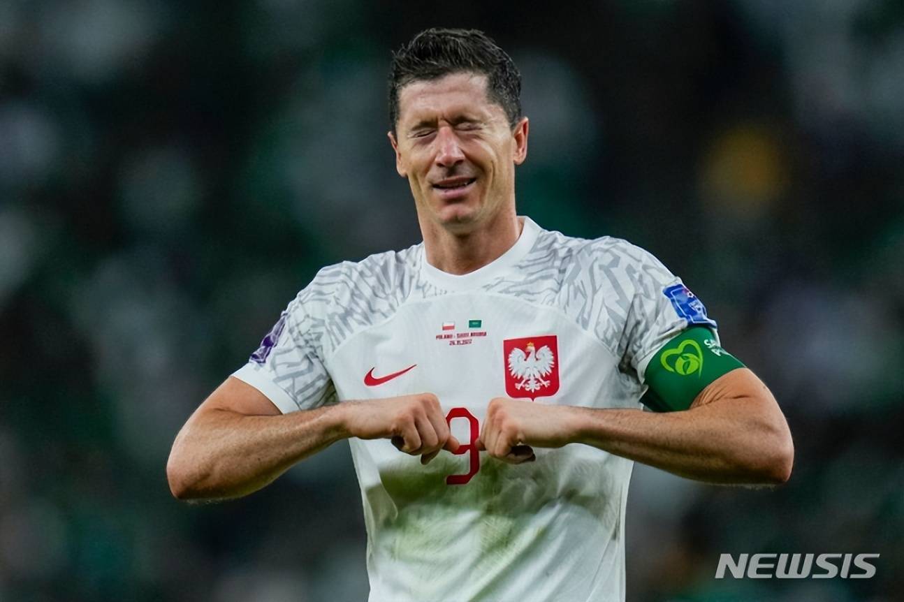 从莱万多夫斯基在尤文图斯比赛中问鼎冠军到蒂姆连续二十场比赛得分超过精彩发挥，广州队转会期绝杀压哨的简单介绍